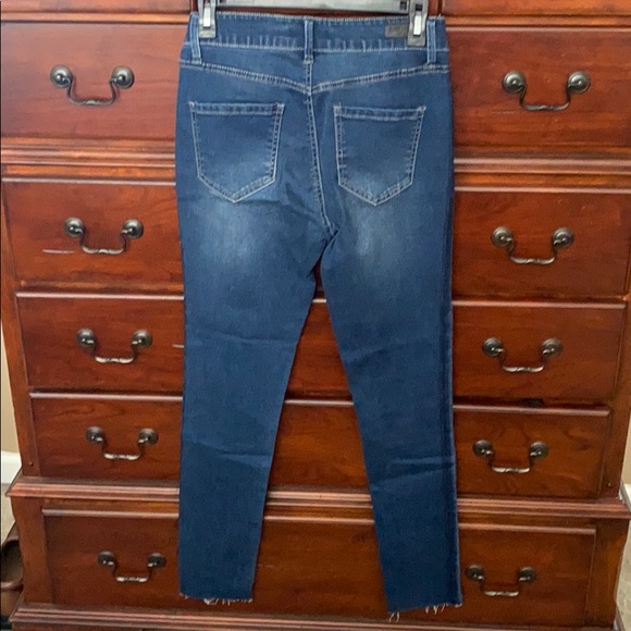 Black Label raw hem cropped jeans - Picture 3 of 5